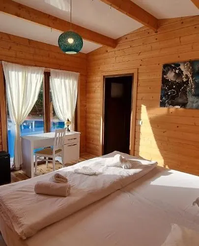 Village Relaxury Hotel