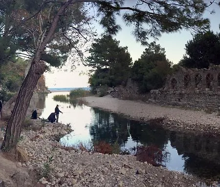 מלון Village Relaxury 2*